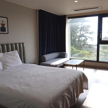 Hotel Seogwipean ซอกวีโพ ภายนอก รูปภาพ