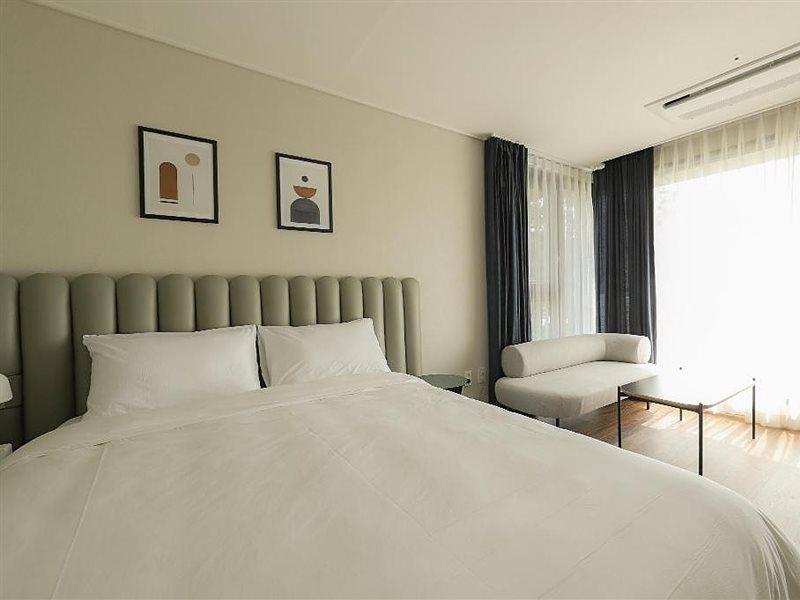 Hotel Seogwipean ซอกวีโพ ภายนอก รูปภาพ