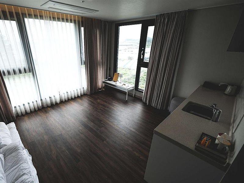 Hotel Seogwipean ซอกวีโพ ภายนอก รูปภาพ