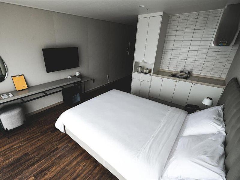 Hotel Seogwipean ซอกวีโพ ภายนอก รูปภาพ