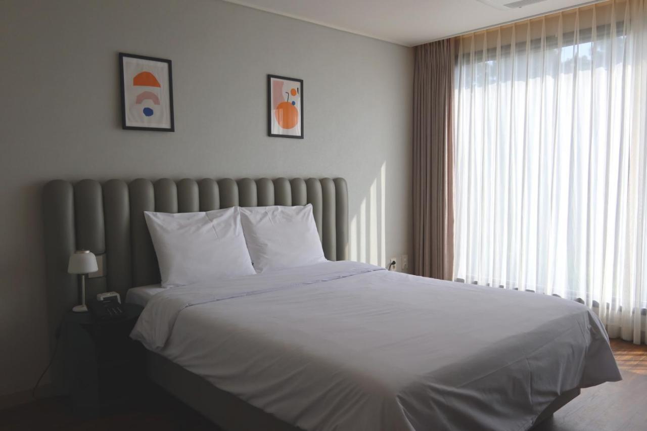 Hotel Seogwipean ซอกวีโพ ภายนอก รูปภาพ