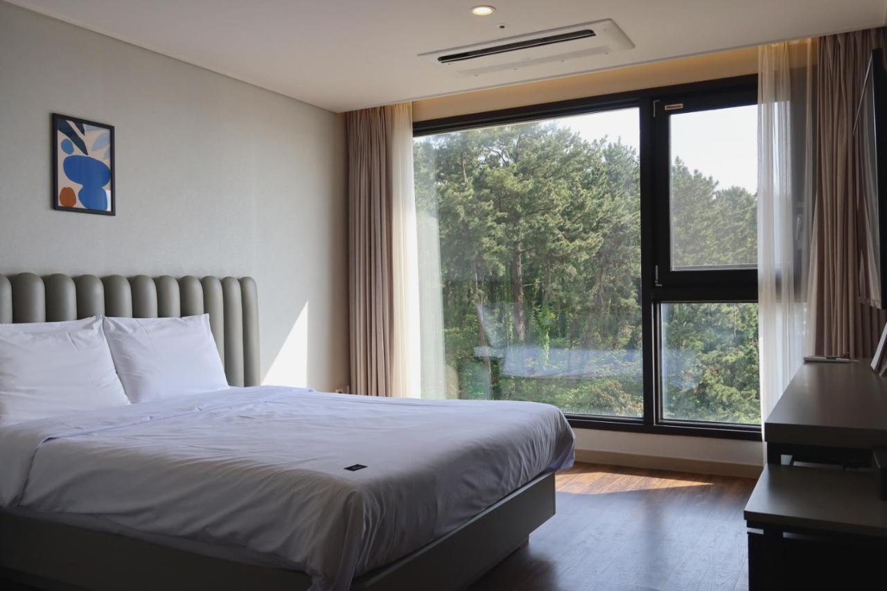 Hotel Seogwipean ซอกวีโพ ภายนอก รูปภาพ