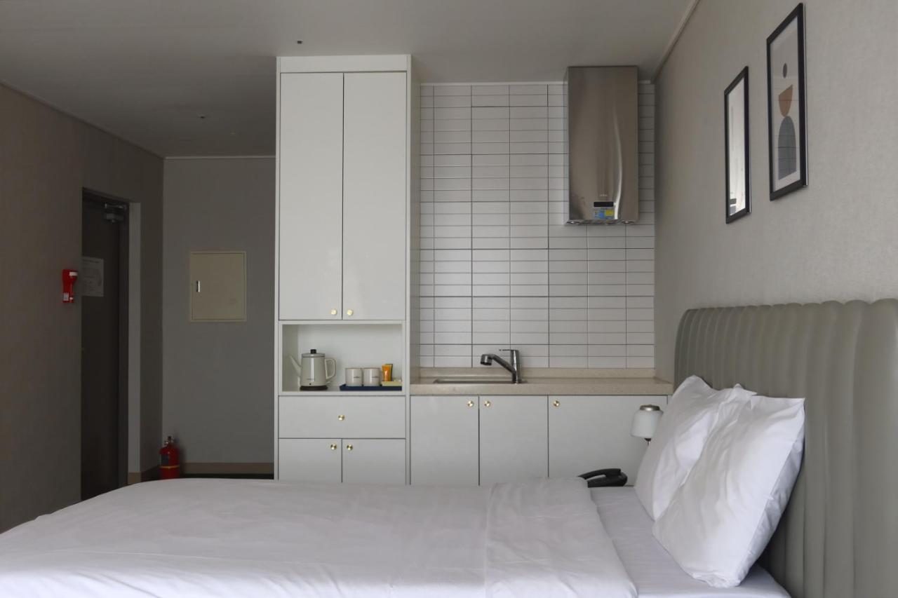 Hotel Seogwipean ซอกวีโพ ภายนอก รูปภาพ
