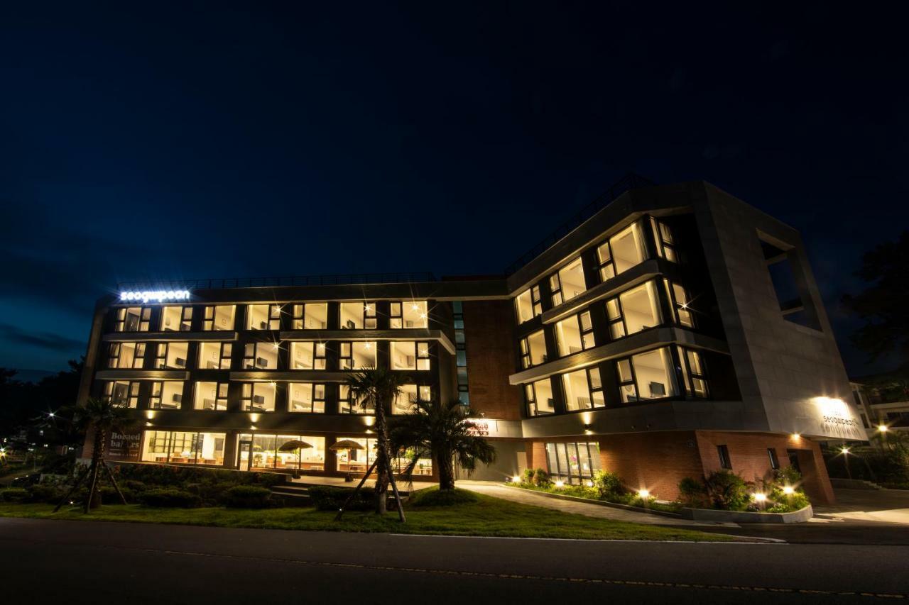 Hotel Seogwipean ซอกวีโพ ภายนอก รูปภาพ